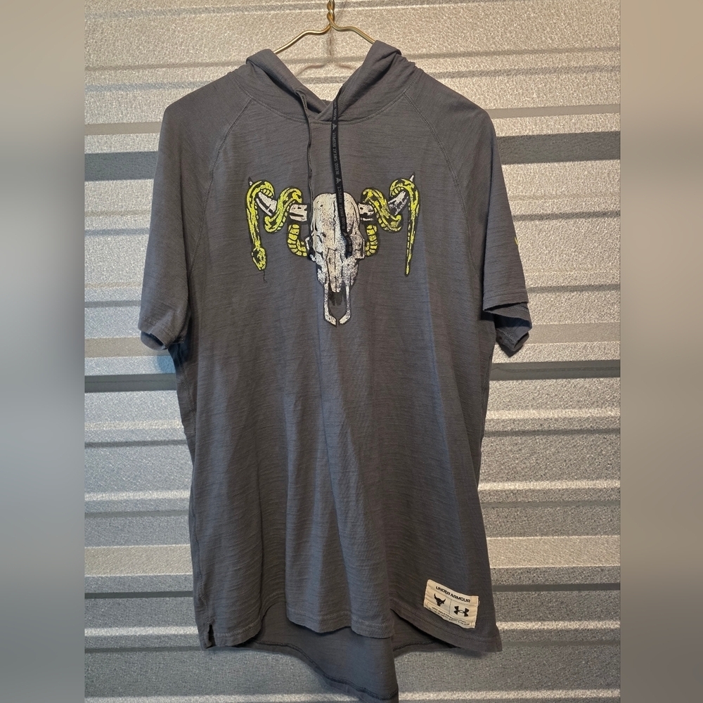 Under Armour Gray Graphic Hoodie Shirt